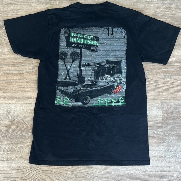 In-N-Out Burger Arizona Tee Small Diner Car Graphic Shirt Black USA‎ Made 2023 - Picture 4 of 7